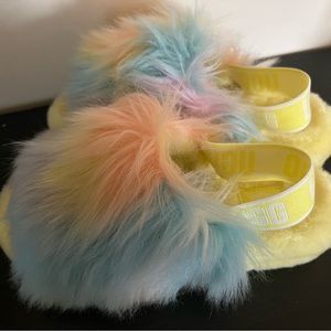 NWT Ugg Fluff Yeah